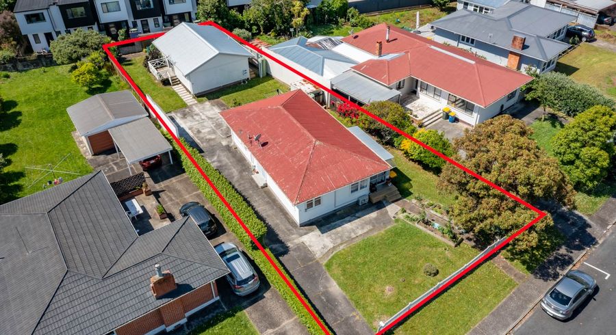  at 10 Te Kanawa Crescent, Henderson, Auckland