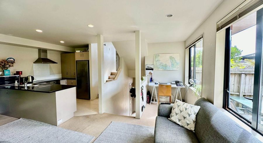  at 5A Thomas Hamer Place, Greenhithe, North Shore City, Auckland