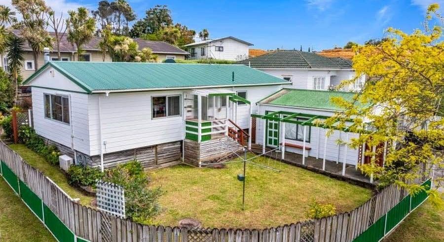  at 1/24 Applewood Drive, Henderson, Auckland