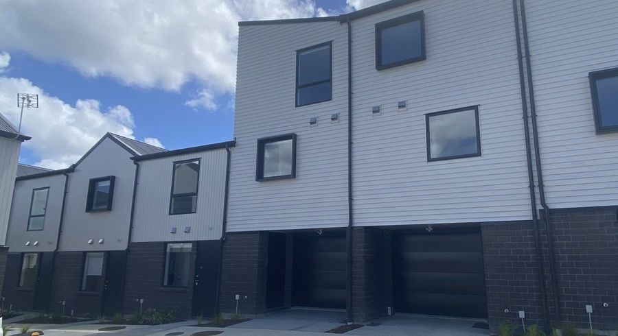  at 8/3234 Great North Road, New Lynn, Waitakere City, Auckland