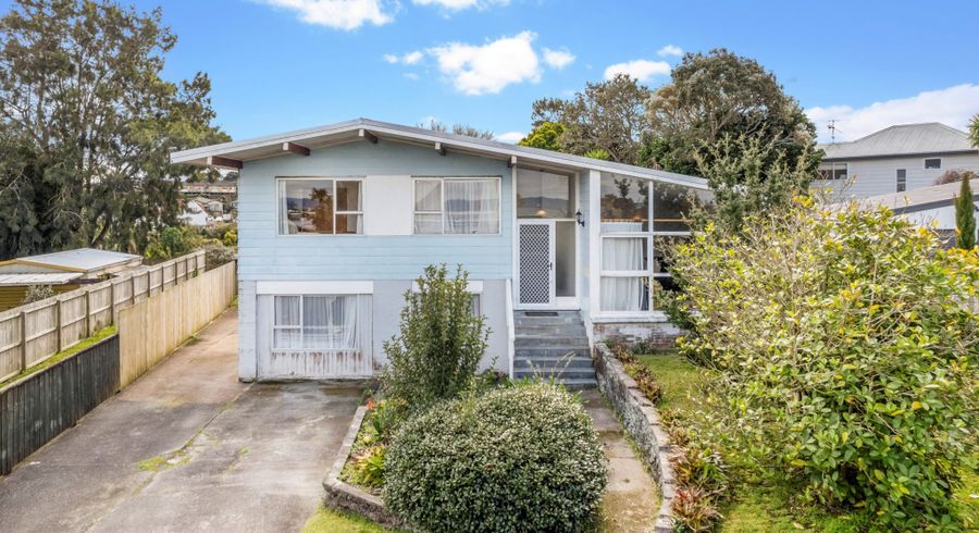  at 9 Redwood Drive, Massey, Waitakere City, Auckland