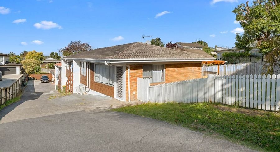  at 1/112 Gossamer Drive, Pakuranga Heights, Manukau City, Auckland