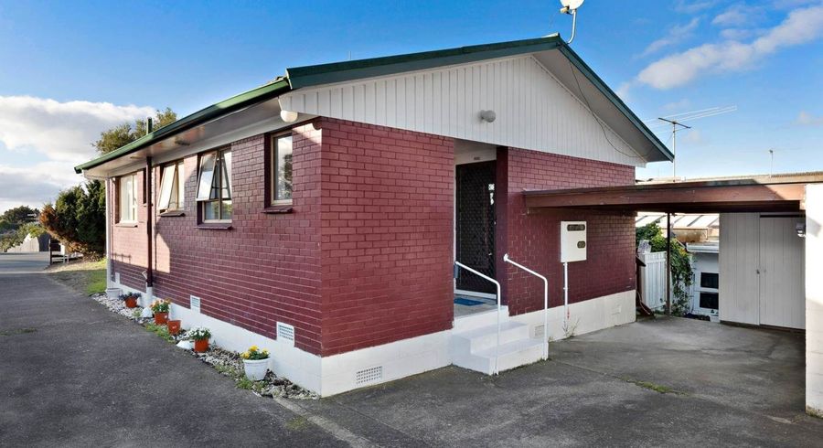  at 4/3204 Great North Road, New Lynn, Waitakere City, Auckland