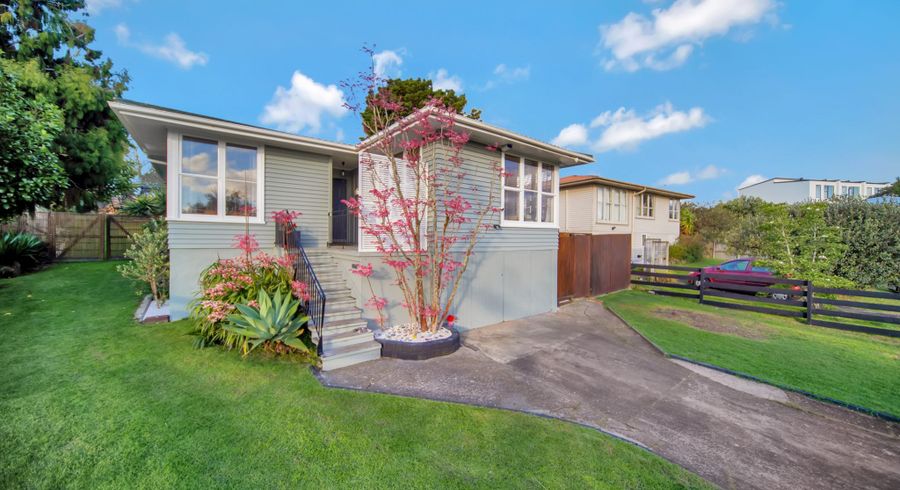  at 8 Farringdon Street, Glen Innes, Auckland