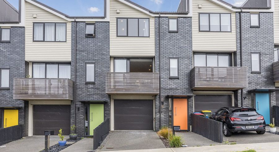  at 21 Holystone Road, Whitby, Porirua, Wellington