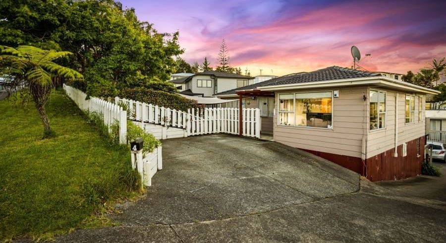  at 4  Gallony Avenue, Massey, Waitakere City, Auckland
