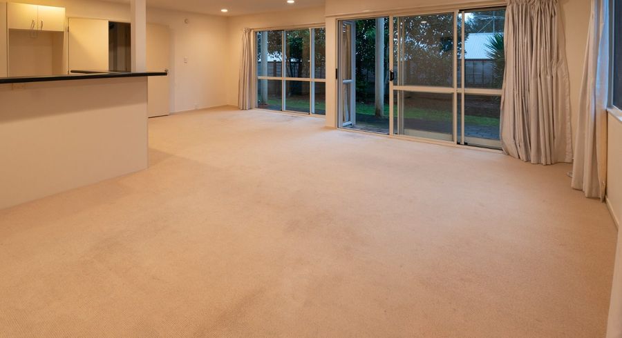  at 2/114 Gowing Drive, Meadowbank, Auckland City, Auckland