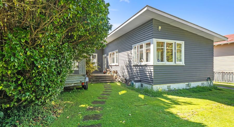  at 86 Anzac Parade, Whanganui East, Whanganui, Manawatu / Whanganui