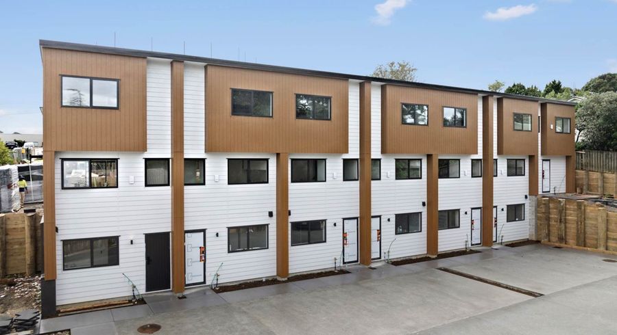  at 6&8  Embassy Place, Glenfield, North Shore City, Auckland