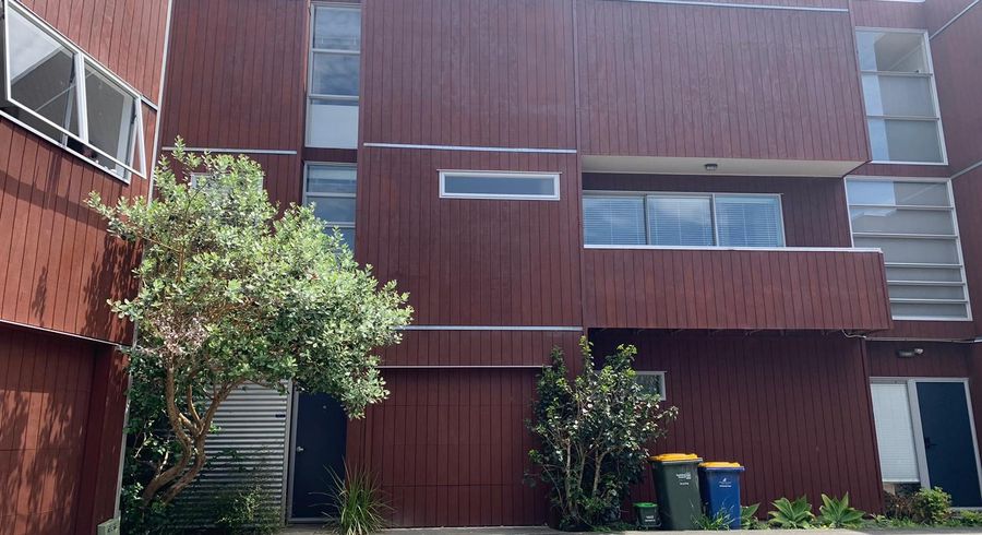  at 76H Edmonton Rd, Henderson, Waitakere City, Auckland