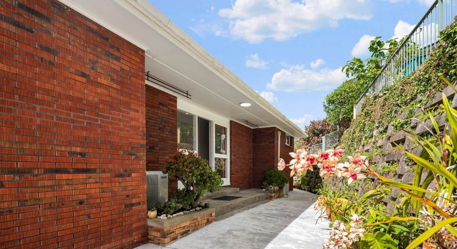  at 1/7 Dalmeny Close, Murrays Bay, Auckland