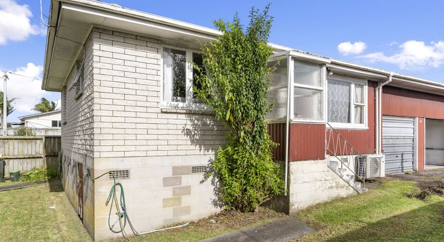  at 5/215 Swanson Road, Henderson, Waitakere City, Auckland