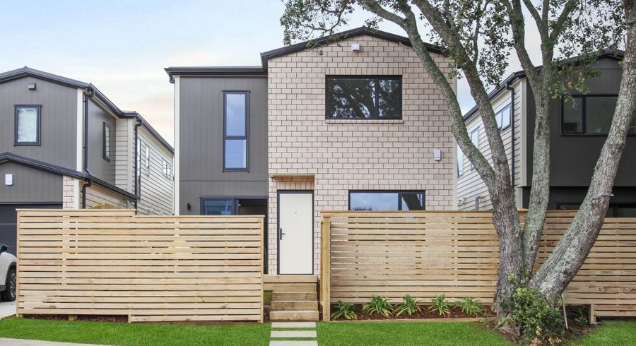  at 38 Borrowdace Avenue, Botany Downs, Manukau City, Auckland