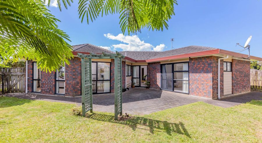  at 8 Maurice Borich Place, Henderson, Auckland