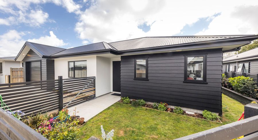  at 24A Roberts Line, Kelvin Grove, Palmerston North