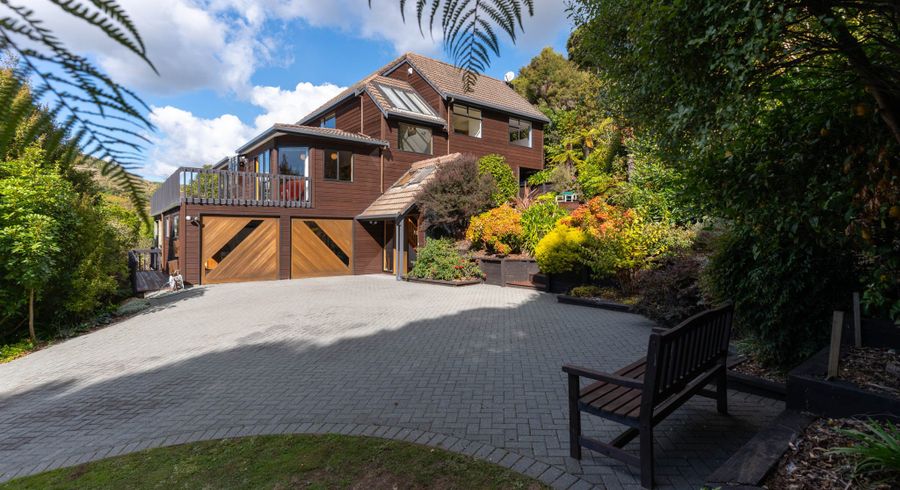  at 9 Furneaux Grove, Whitby, Porirua