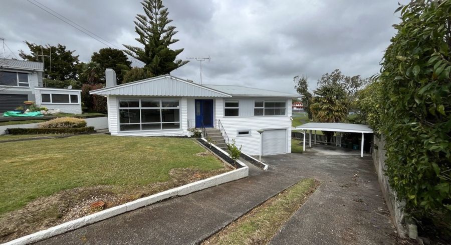  at 1  Kingsway Crescent, Forest Lake, Hamilton, Waikato