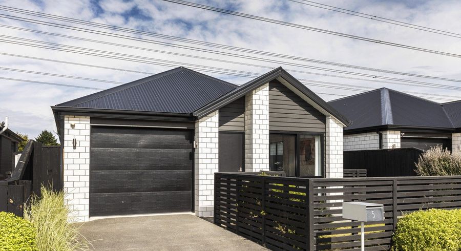  at 5 Piripiri Place, Broomfield, Christchurch