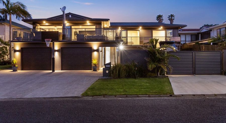  at 16 Clyside Avenue, Half Moon Bay, Manukau City, Auckland