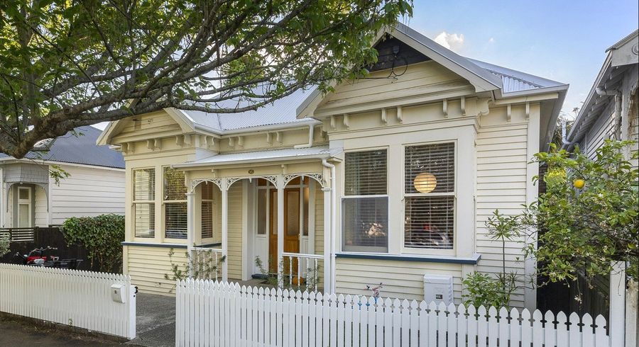  at 13 Parkfield Terrace, Grafton, Auckland