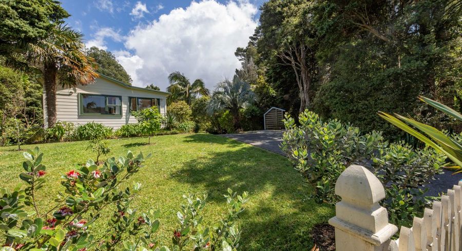  at 23 Kauri Point Road, Laingholm, Auckland