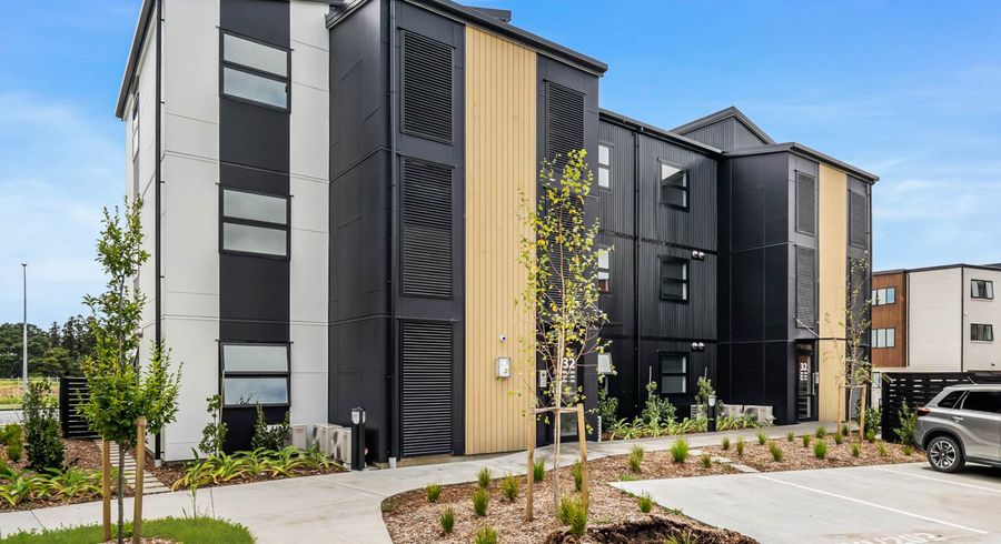  at 304/30 Shortfin Place, Flat Bush, Auckland