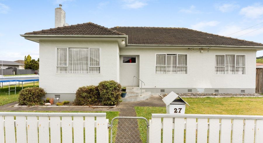  at 27 Roberts Avenue, Aramoho, Whanganui, Manawatu / Whanganui