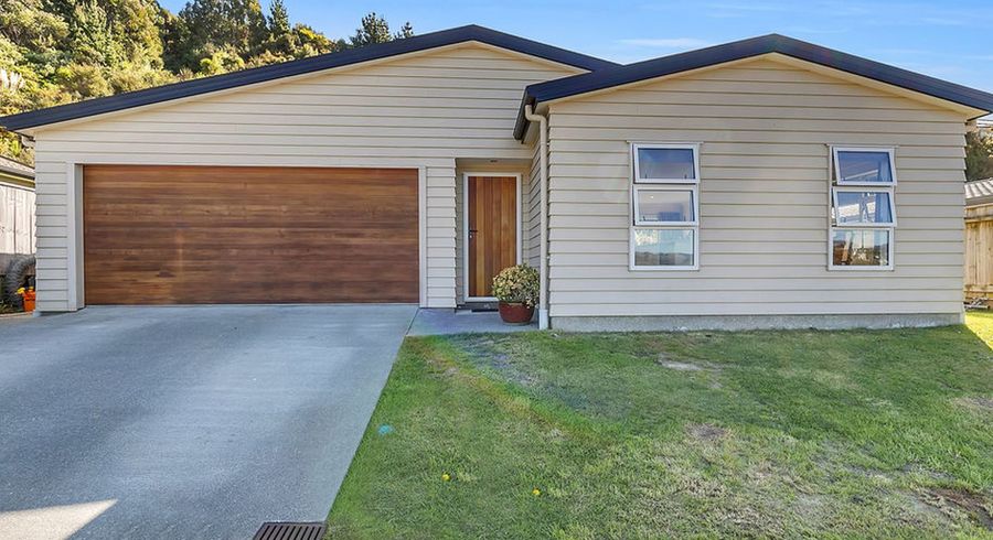  at 10 Moonraker Place, Whitby, Porirua