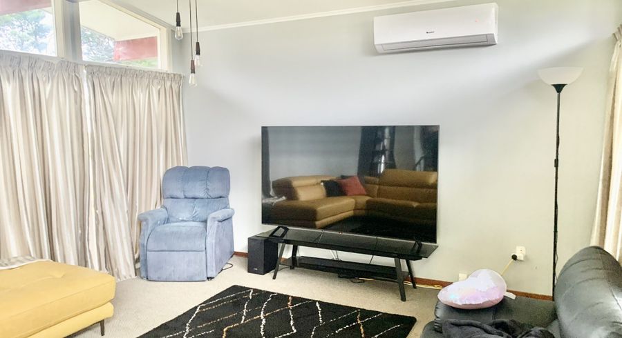  at 21 Riverpark Cres, Henderson, Waitakere City, Auckland