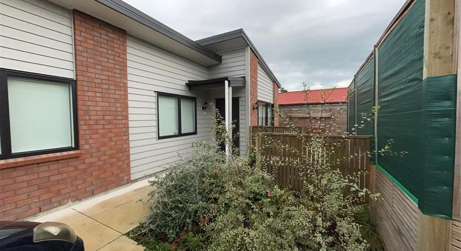  at 8A Upham Terrace, Roslyn, Palmerston North, Manawatu / Whanganui