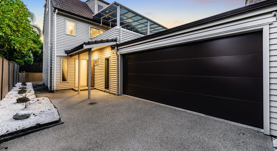  at 2/6 Roseberry Avenue, Birkenhead, North Shore City, Auckland