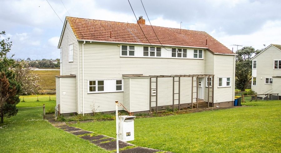 at 89 Beresford Street, Bayswater, North Shore City, Auckland