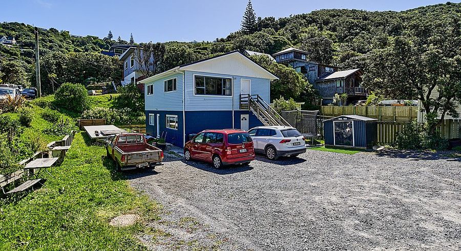  at 4 Cave Road, Houghton Bay, Wellington