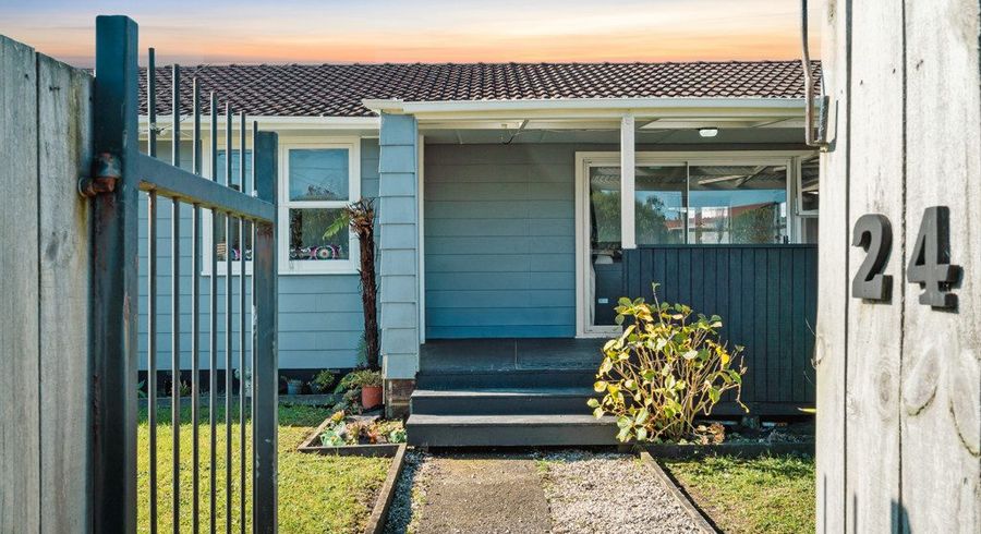  at 1/24 Greenhaven Avenue, Opaheke, Papakura, Auckland
