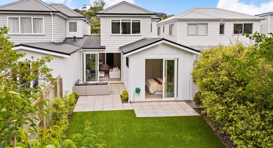  at 8 Glide Lane, Whitby, Porirua, Wellington