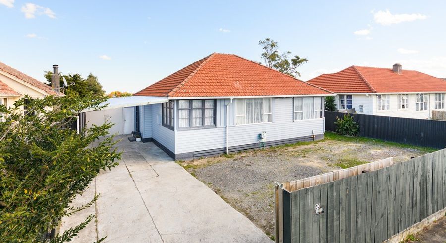  at 30 Thames Street, Roslyn, Palmerston North