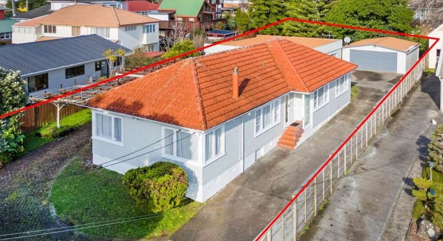  at 6 Netherton Street, New Windsor, Auckland