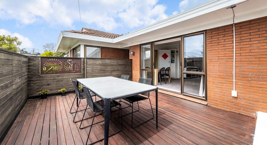  at 2/87 Michaels Avenue, Ellerslie, Auckland