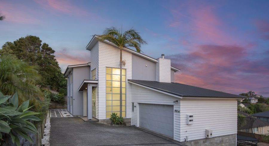  at 9 Mulu Place, Fairview Heights, North Shore City, Auckland