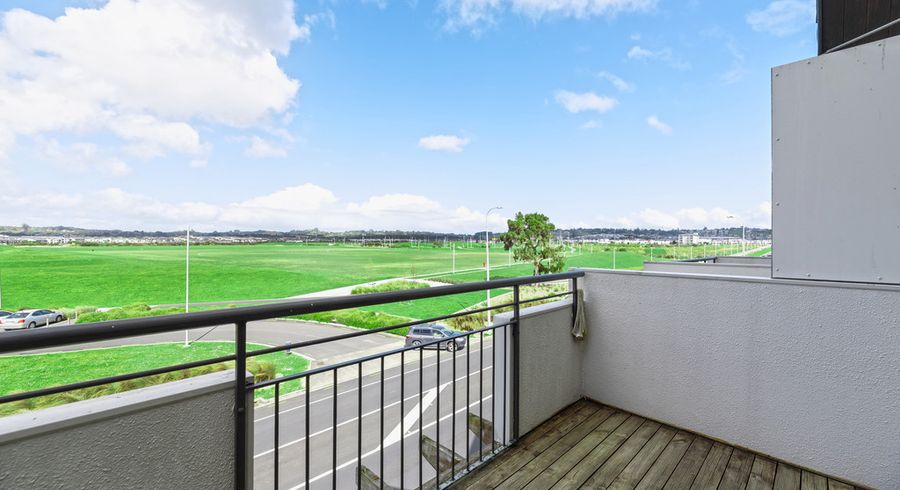  at 9/150 Chapel Road, Flat Bush, Auckland