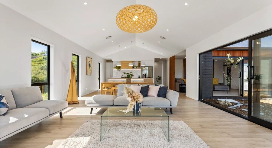  at 52 Masons Road, East Tamaki Heights, Manukau City, Auckland