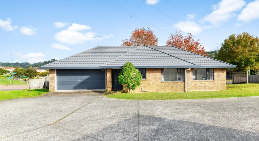  at 1/11 Roanoke Way, Albany, Auckland