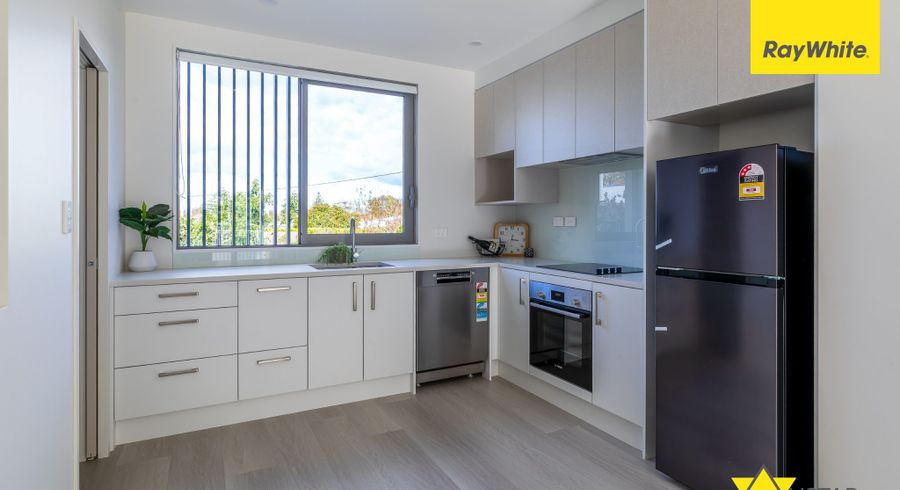  at 7/2 Moor Avenue, Te Atatu Peninsula, Waitakere City, Auckland