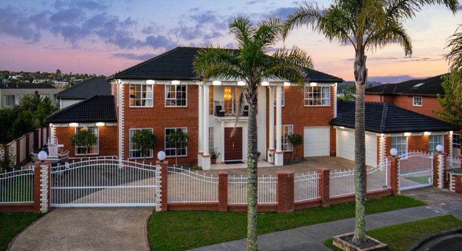  at 18 Mansion Court, West Harbour, Auckland
