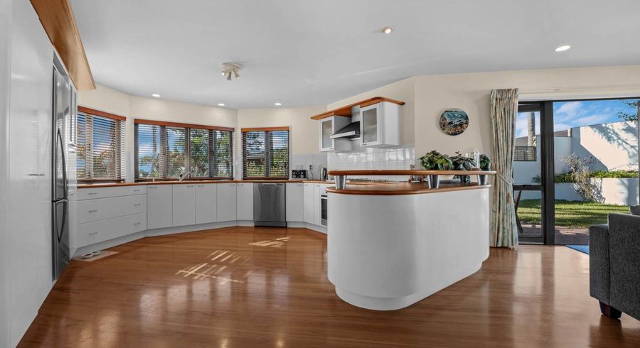  at 17 Eastwood Rise, Browns Bay, North Shore City, Auckland