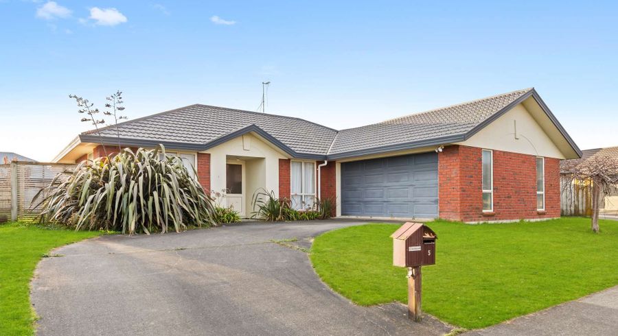  at 5 Boston Parade, Kelvin Grove, Palmerston North