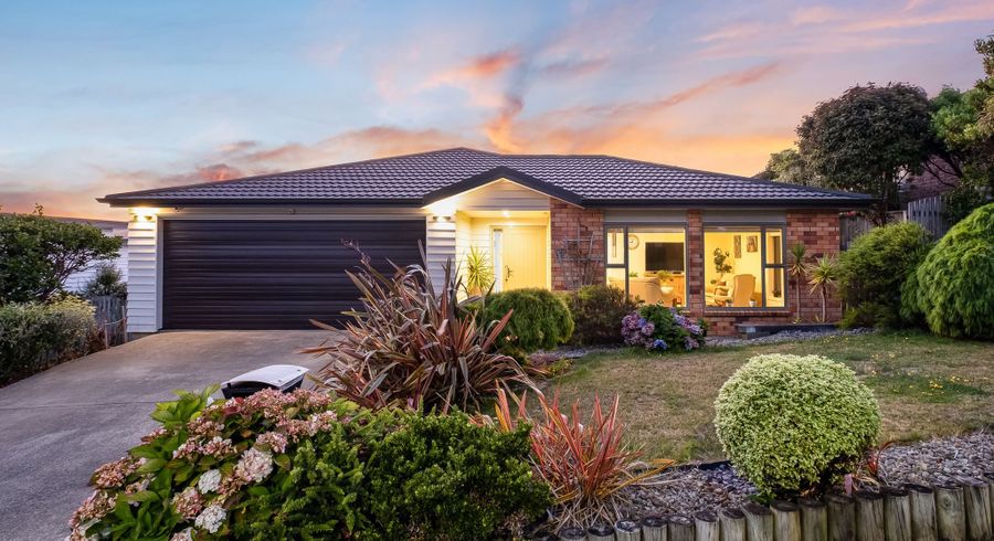  at 121 Te Puia Drive, Aotea, Porirua, Wellington