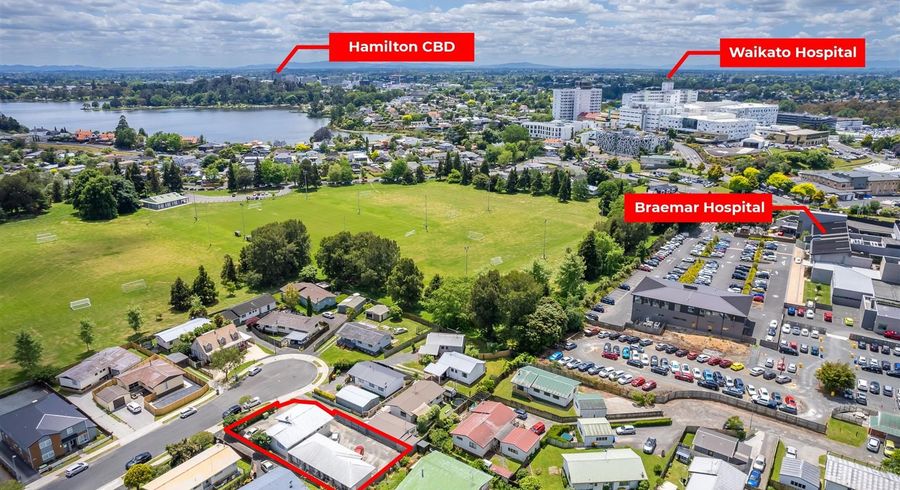  at 12 Crescent Court, Melville, Hamilton