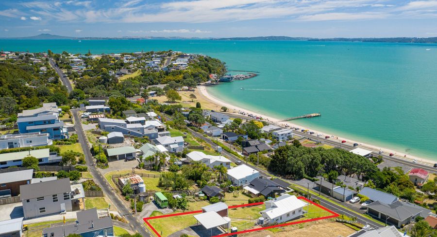  at 33 Carlton Crescent, Maraetai, Auckland