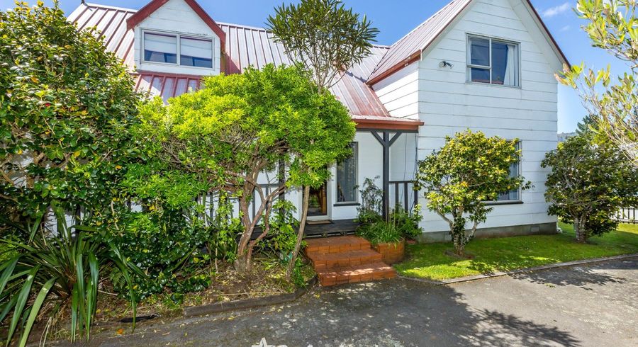  at 2 Fenchurch Grove, Stokes Valley, Lower Hutt, Wellington